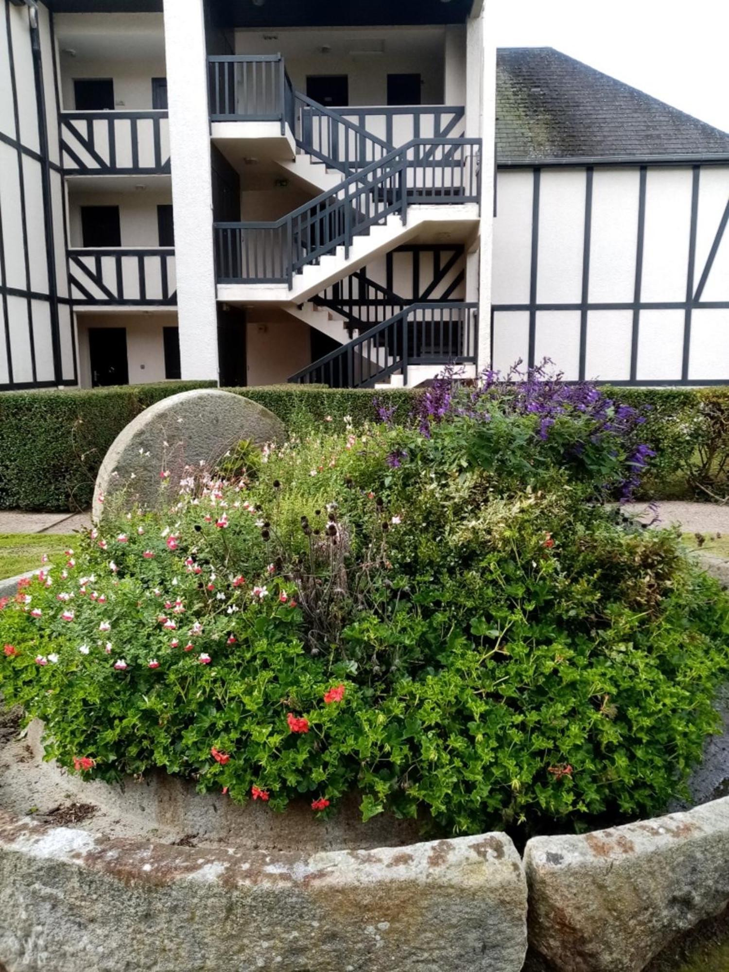 Cabourg Agreable T2 Residence Calme - Terrasse 20M2 - Animaux Bienvenus Exterior photo